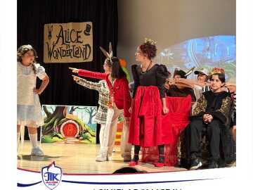 4.Sınıflar "Alıce In Wonderland" Tiyatro Gösterisi