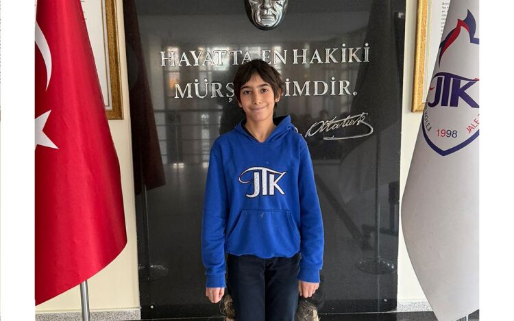 Türkiye Geneli Özdebir Deneme Sınavında 1'incilik