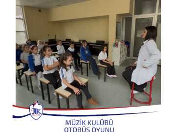 Müzik Kulübü Otobüs Oyunu