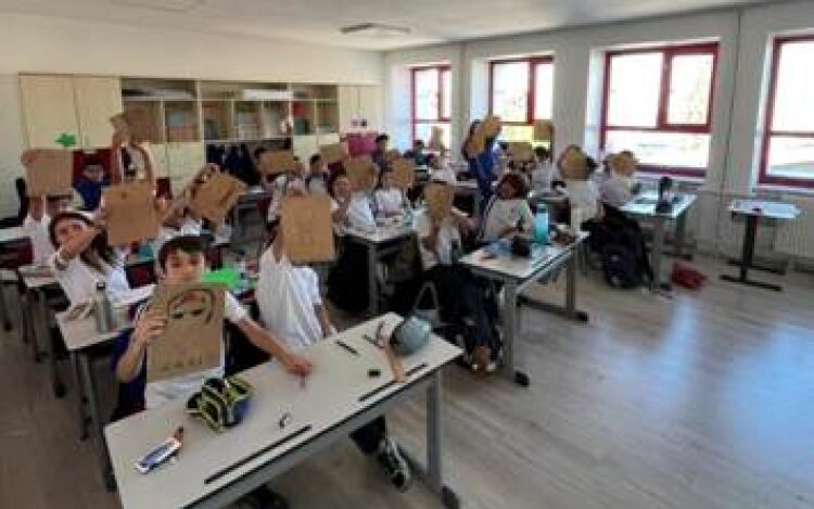 "Who Am I ?" "Ben Kimim?" Etkinliği